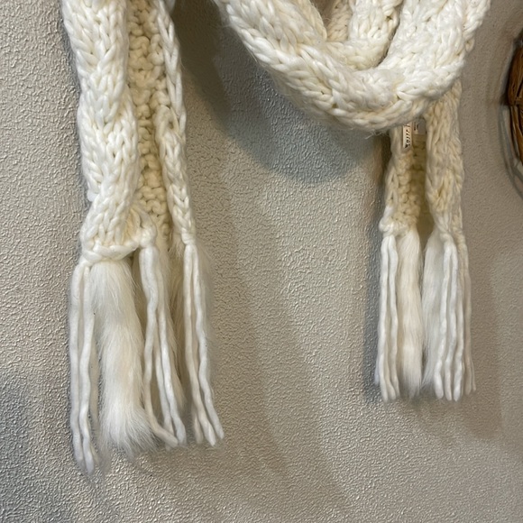 White House Black Market Winter Scarf - Picture 3 of 7